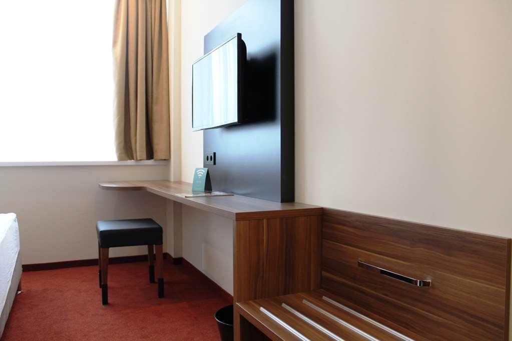 B&B Hotel Berlin-Adlershof Habitación foto