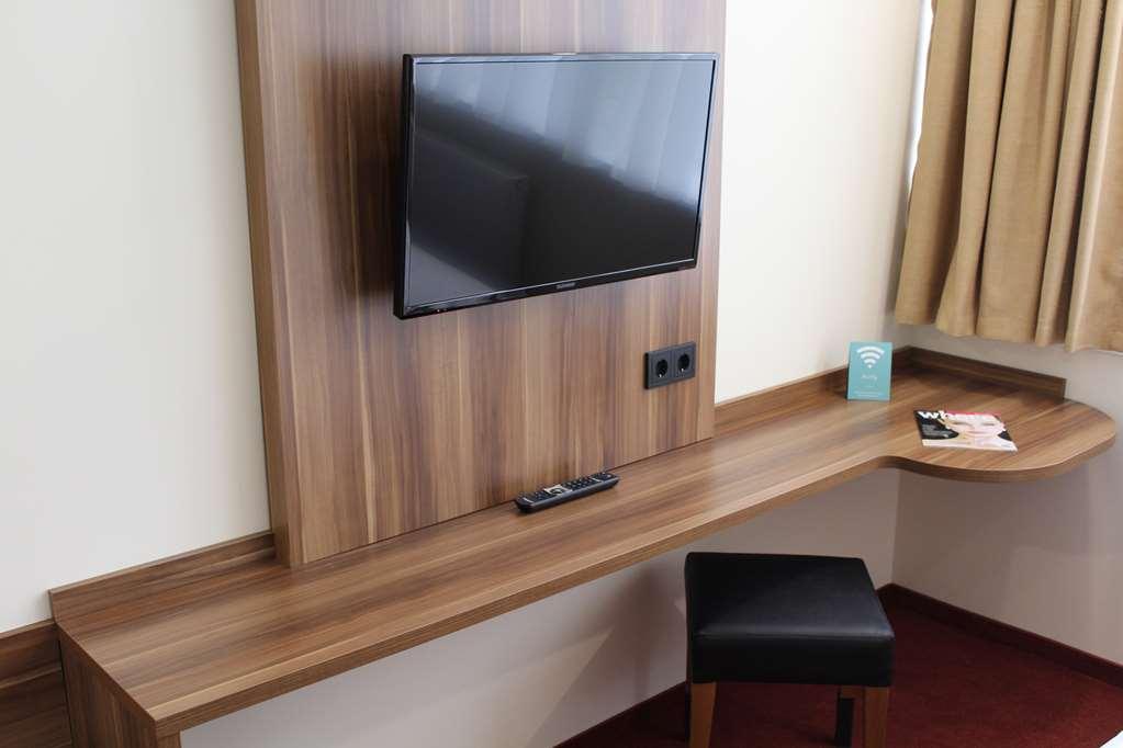 B&B Hotel Berlin-Adlershof Habitación foto